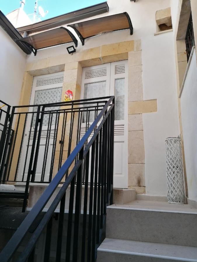 Il Cortiletto Di Via Minniti Сиракуза Екстериор снимка